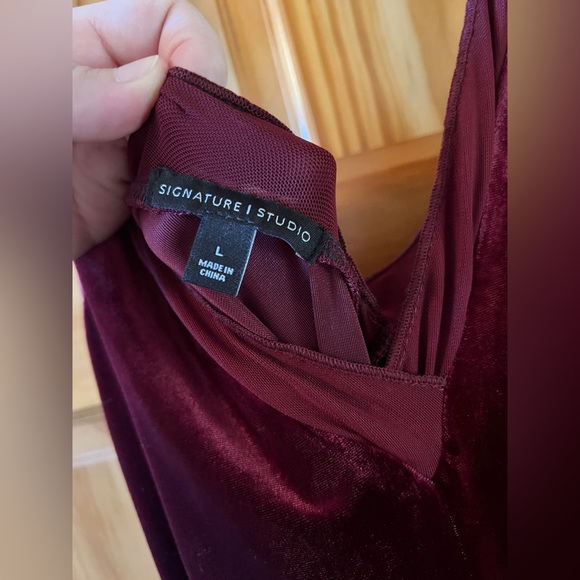 Signature Studio Red Velvet Dress Size L NWT - Picture 8 of 12